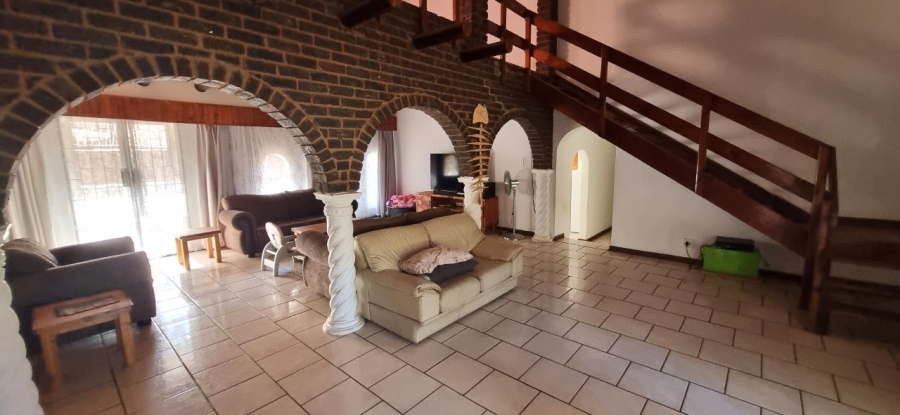 5 Bedroom Property for Sale in Elandsrand North West